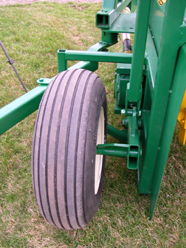 507tire.JPG (67206 bytes)